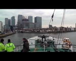 MS Stubnitz Entering London Canary Wharf // 2013-01-24 - Video Select